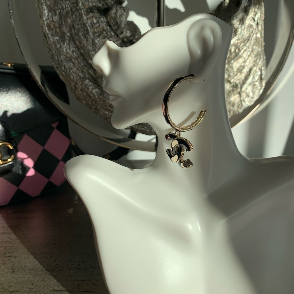 CHANEL Metal Gold & Black Earrings - Picture 10 of 14